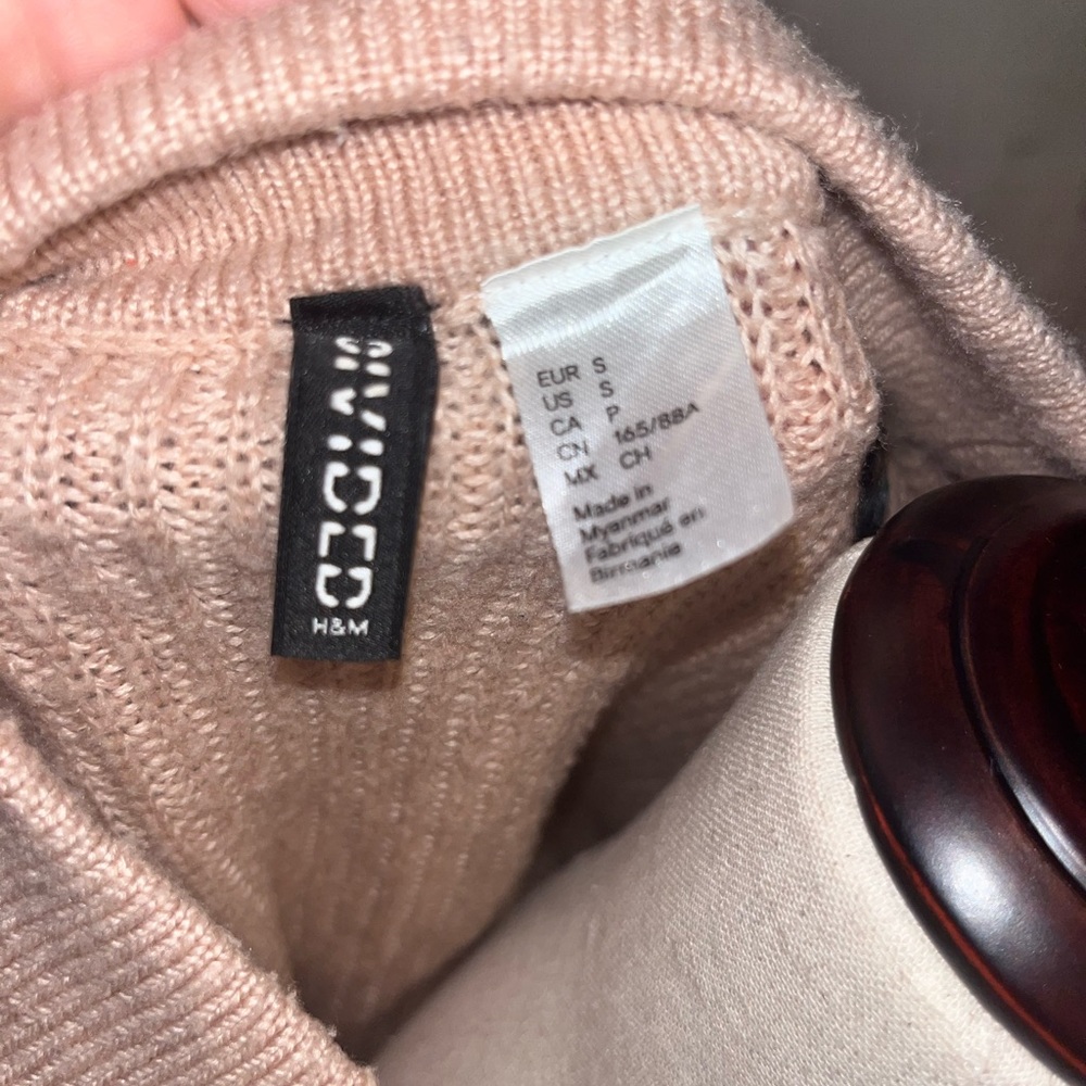 Sweater - Picture 4 of 5